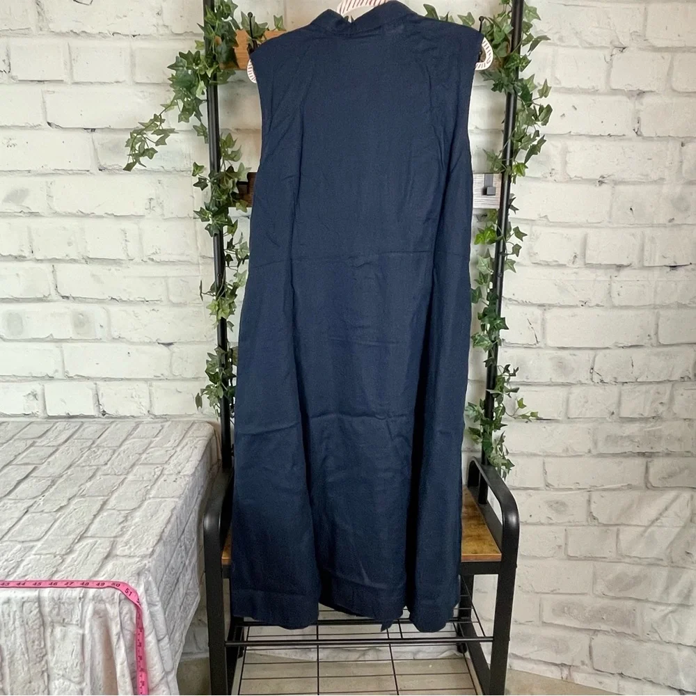 Elegant Navy Sleeveless Dress - Picture 14 of 14